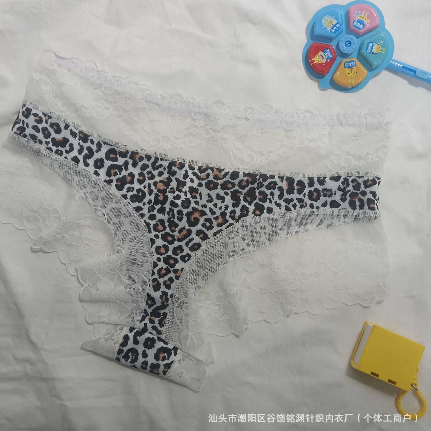 4 V dentelles sexy